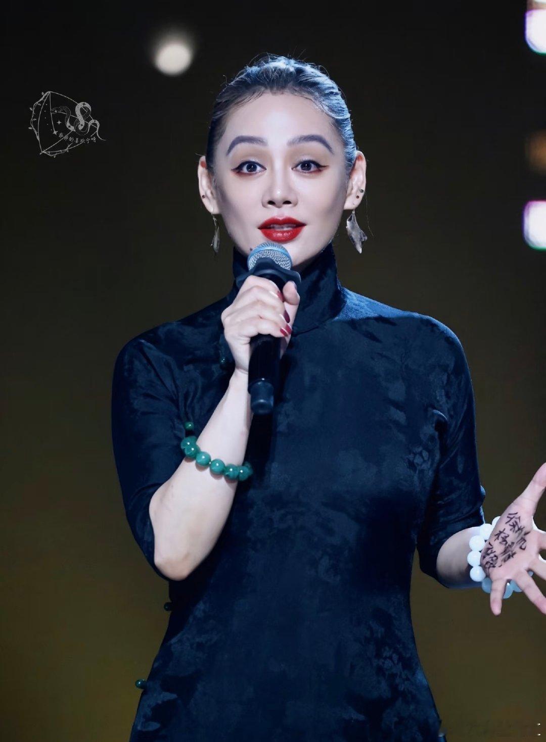 宁静说男人脖子要好看舞蹈新风暴谁懂啊，听完静姐发言，看人的第一视线不自觉落到脖子