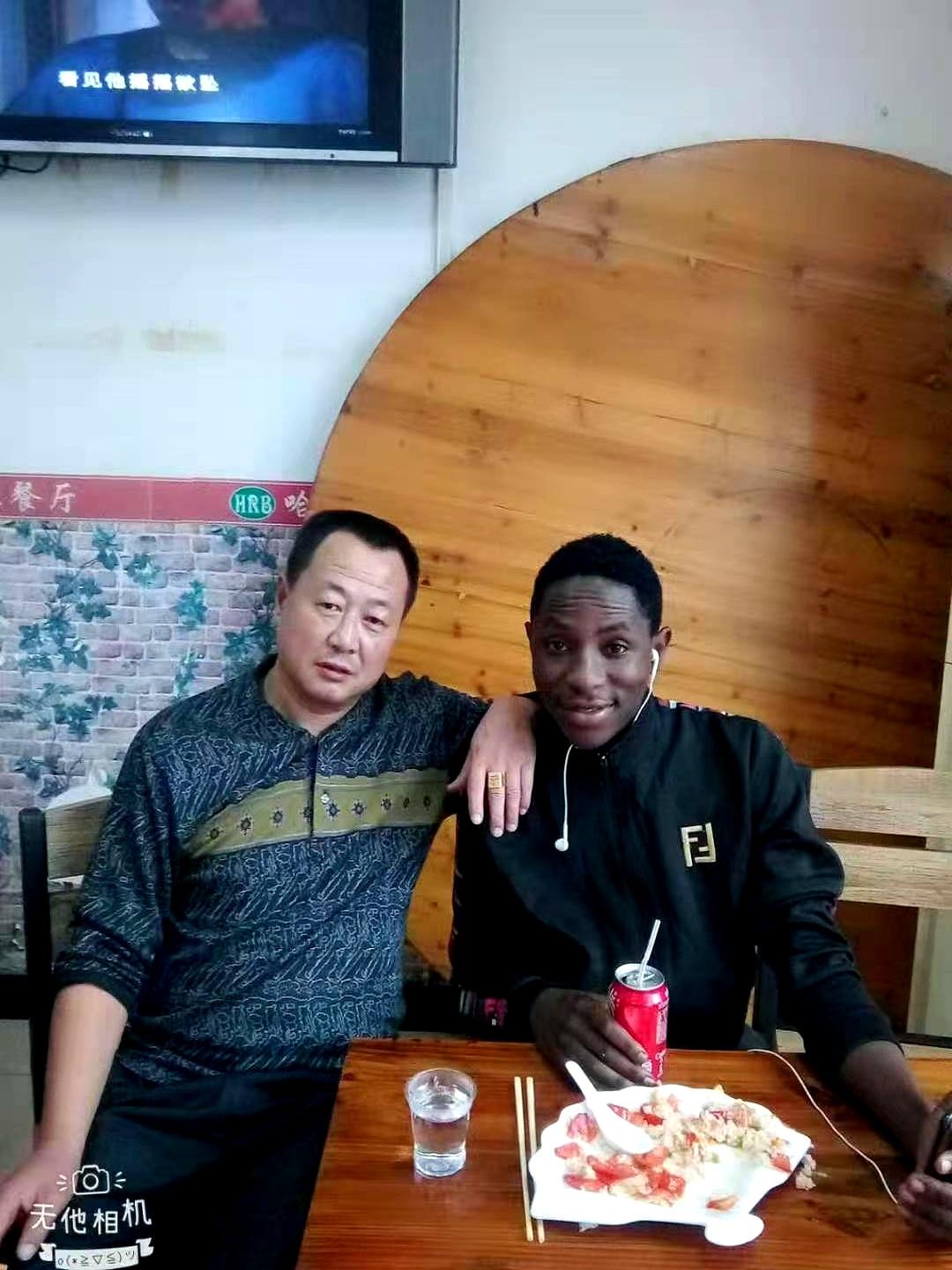 5000多斤白酒能把一个人喝没吗？
一句“你得抓紧，我怕来不及了”，真就来不及了