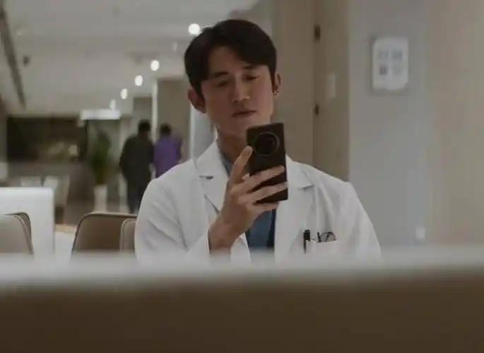 忽然有个大胆的想法，罗梁就是夏燚供出来的那个叫“先生”的人。

《危险关系》里，