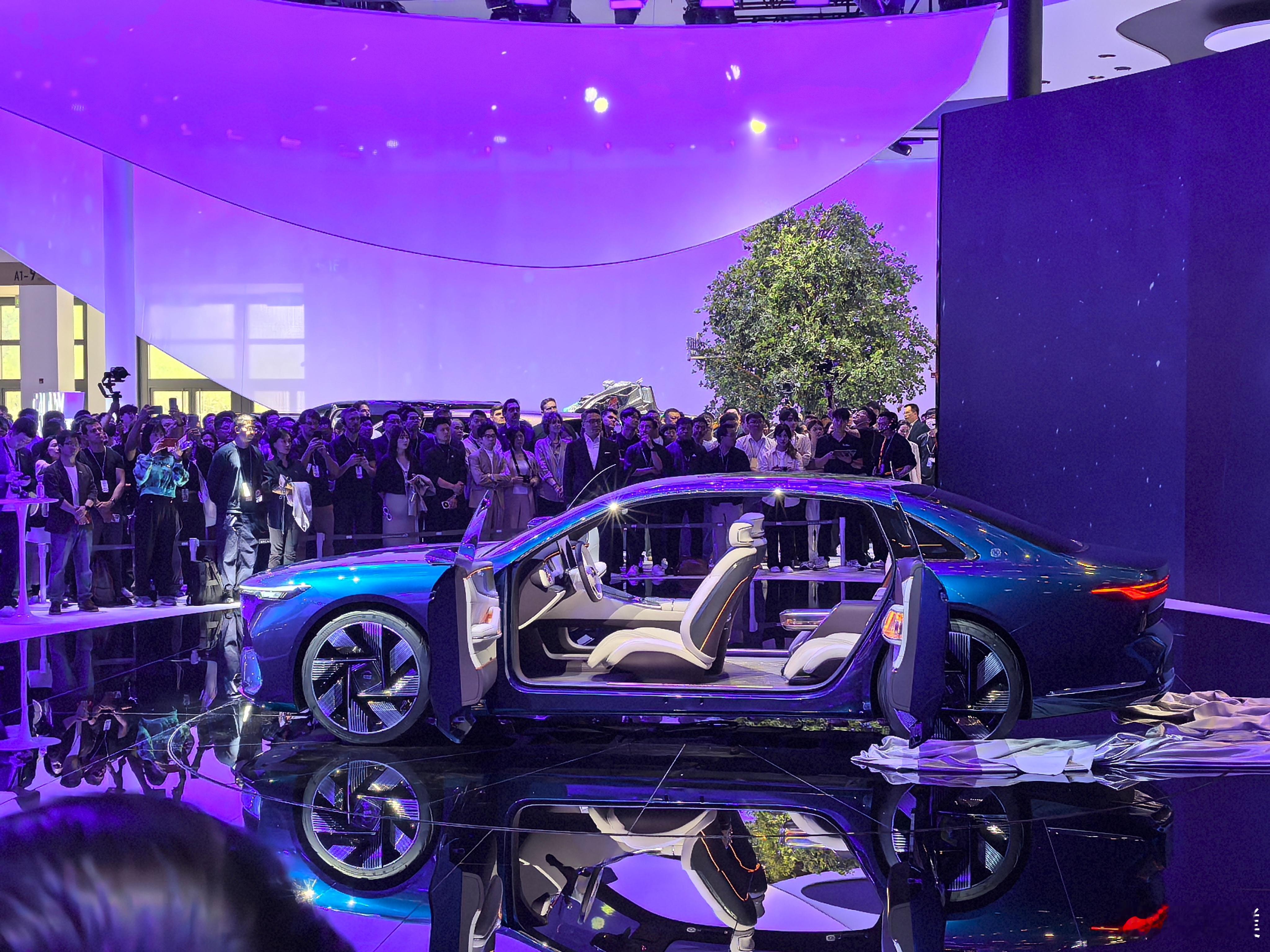 吉利发布银河之光第2代概念车与原生新能源越野架构亮相北京车展：全球首发银河之光第