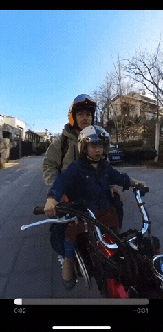 #况盛带三喜骑摩托车#让三喜未成年骑车，他真的好像一个癫公一样#況盛更新# ​​