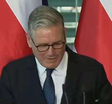 英国首相斯塔默在柏林E5峰会上发表讲话：强调欧洲应抓住俄军战场失利、莫斯科内部生