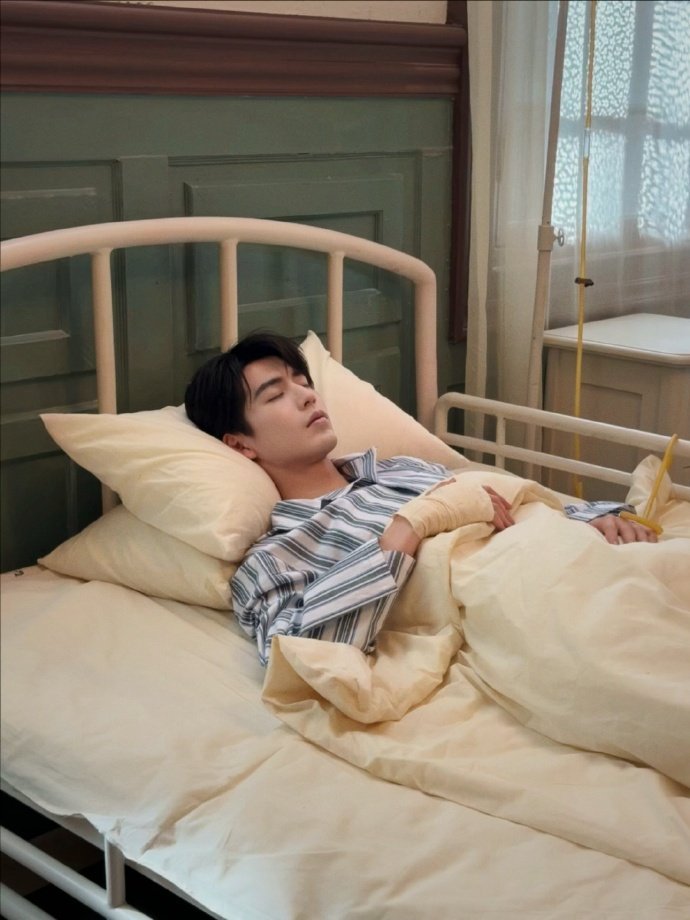 张凌赫慕容清峄六年后归来张凌赫南城六年后见张凌赫南城六年后见，张凌赫慕容清峄六年
