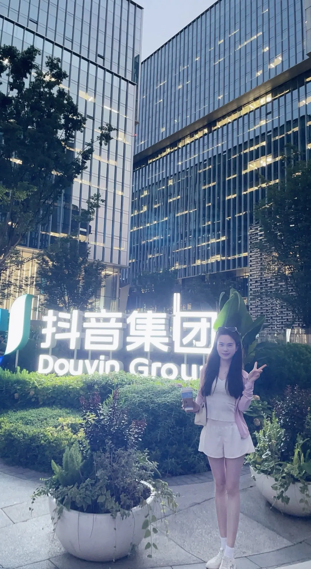 不知道为什么，我对字节跳动没有感情，但是我对阿里巴巴却有执念。
