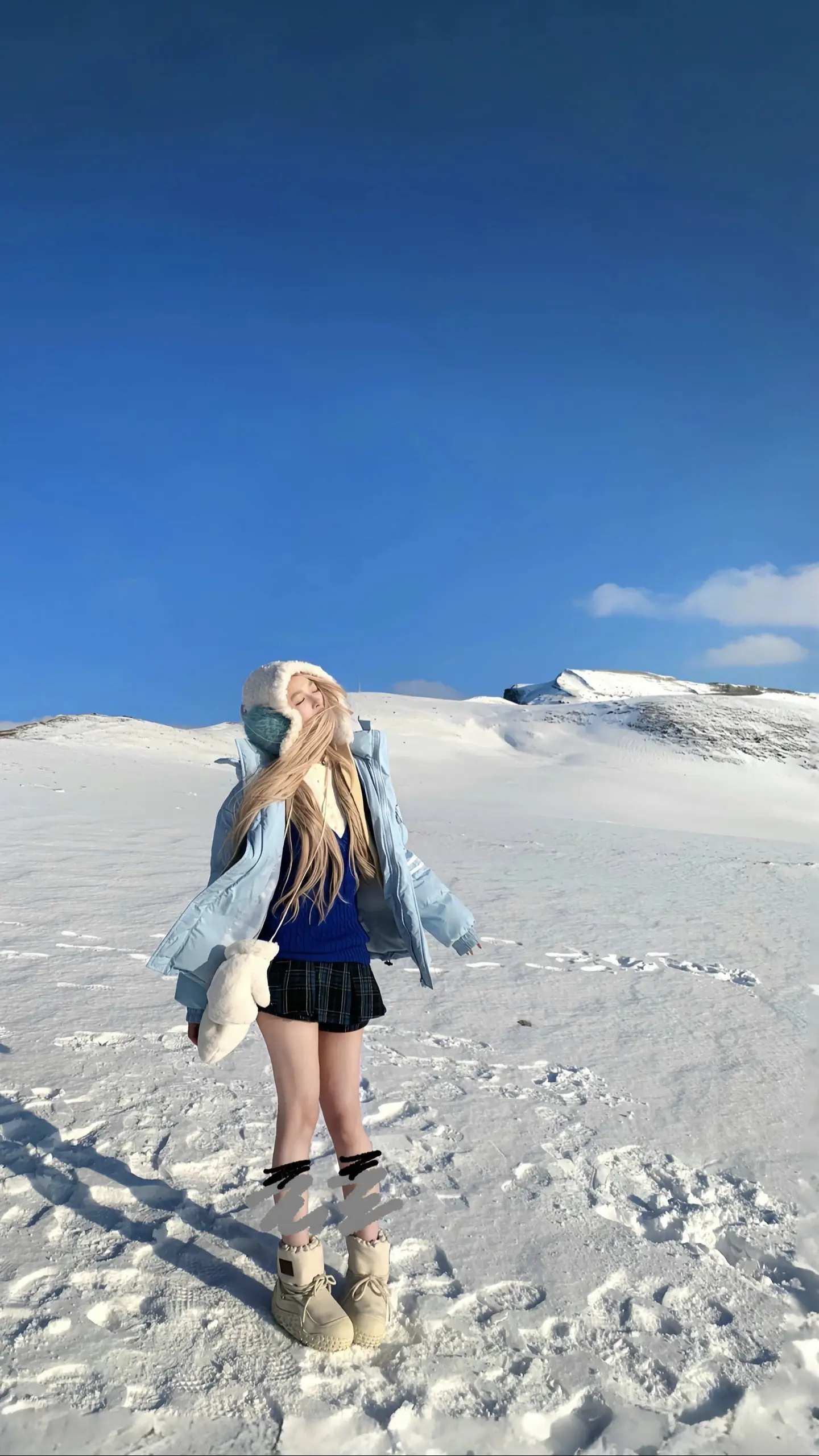 我被山水围绕，山水自为我祈祷。