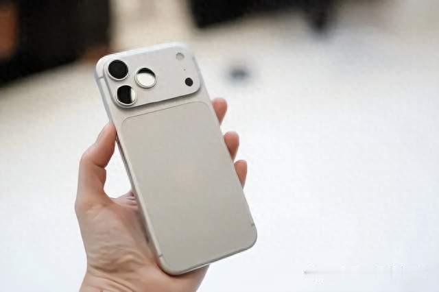 差价近一倍！万元iPhone18 Pro对比5499元Mate90，生态or生产力？