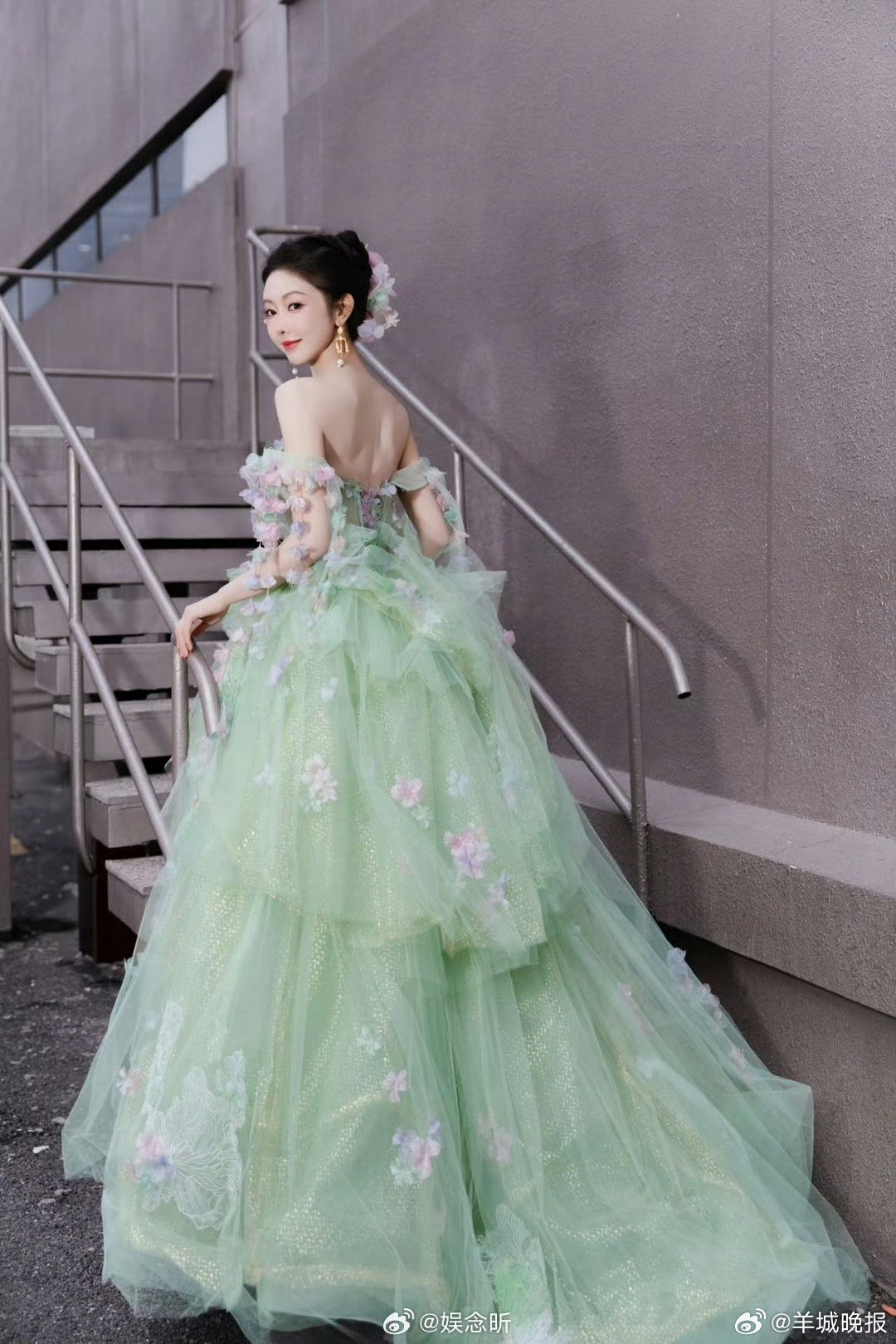 【谁是你心中的丛林仙子】漫步葱郁林间，风拂枝叶轻响，仿佛藏着不为人知的温柔与诗意