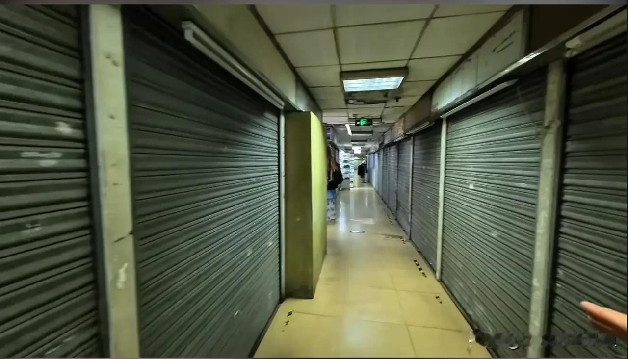 讲道理，广州这些年城市迭代速度肉眼可见，不光是高楼道路在更新，普通人的就业模式、