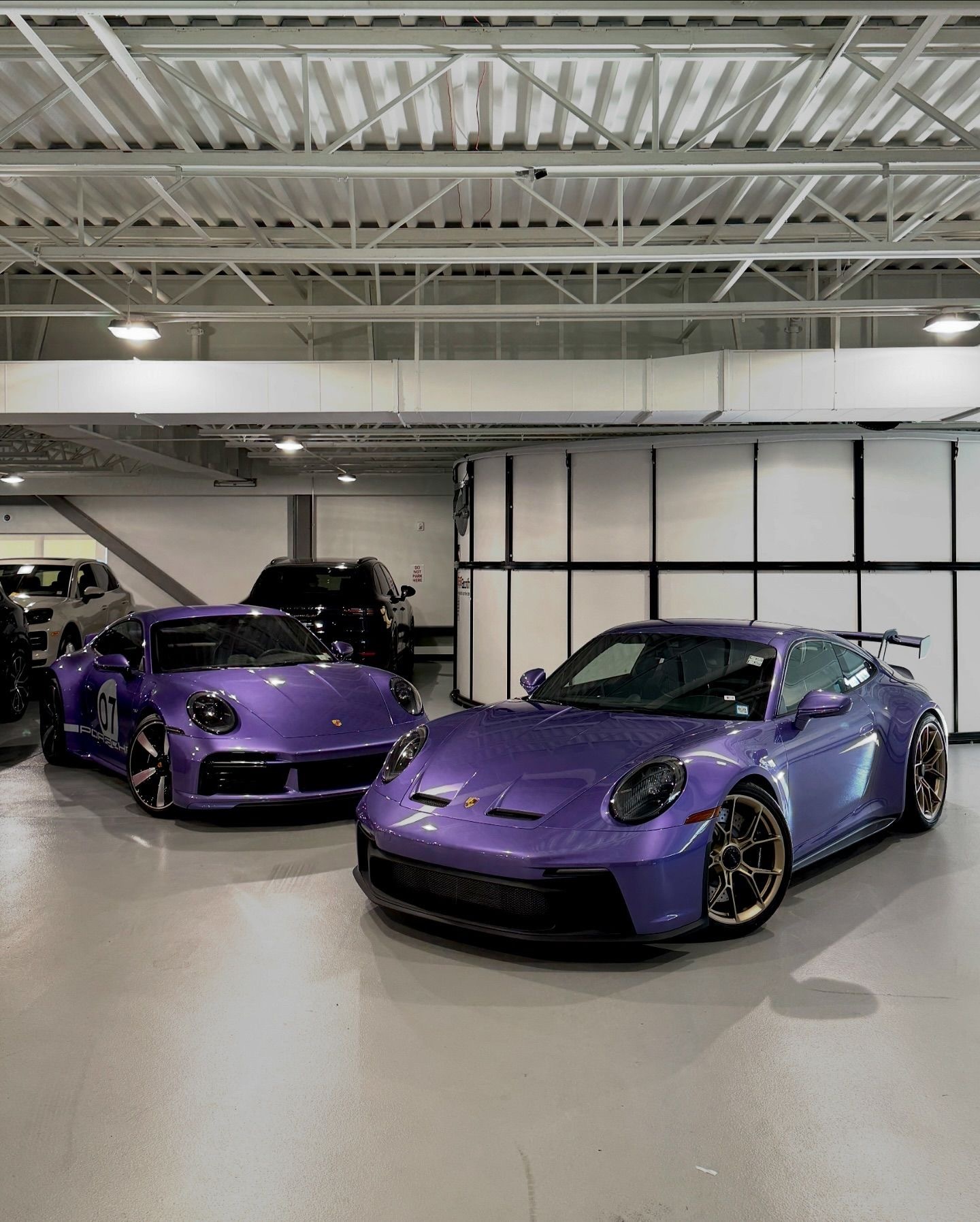 纽约 992GT3/992ST 紫百合金属漆PTS(Viola Purple M