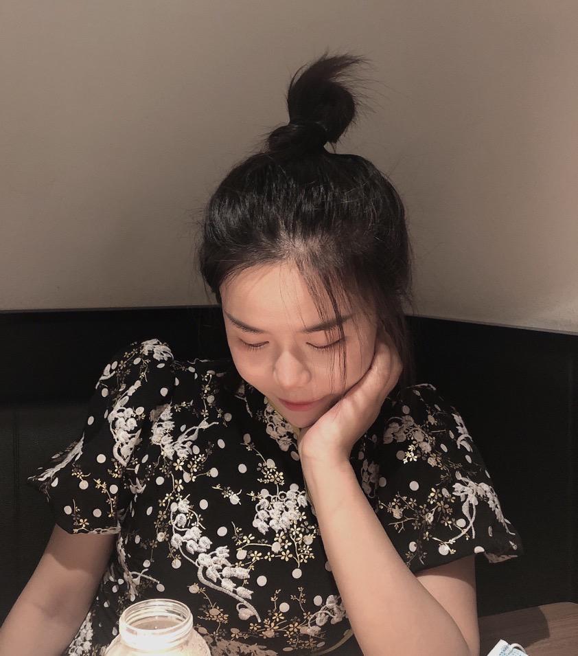 什么时候再能穿下这件好看的旗袍老派少女的ootd