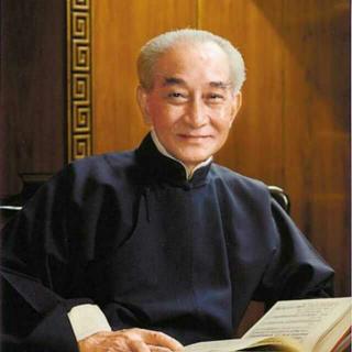 有人问南怀瑾："为什么中国有钱人都喜欢把子女往国外送？"南怀瑾听后脸色突变严肃地