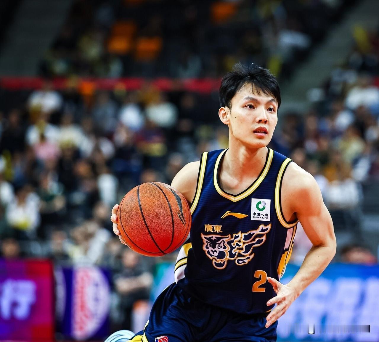 徐杰获老板特批离队，参加商业活动收获多重红利
 
CBA休赛期广东男篮集训纪律严
