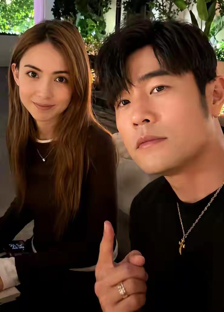 周杰伦有10几岁大的“私生子”？？
，这风刮的有鼻子有眼的。
8月5日，狗仔卓伟