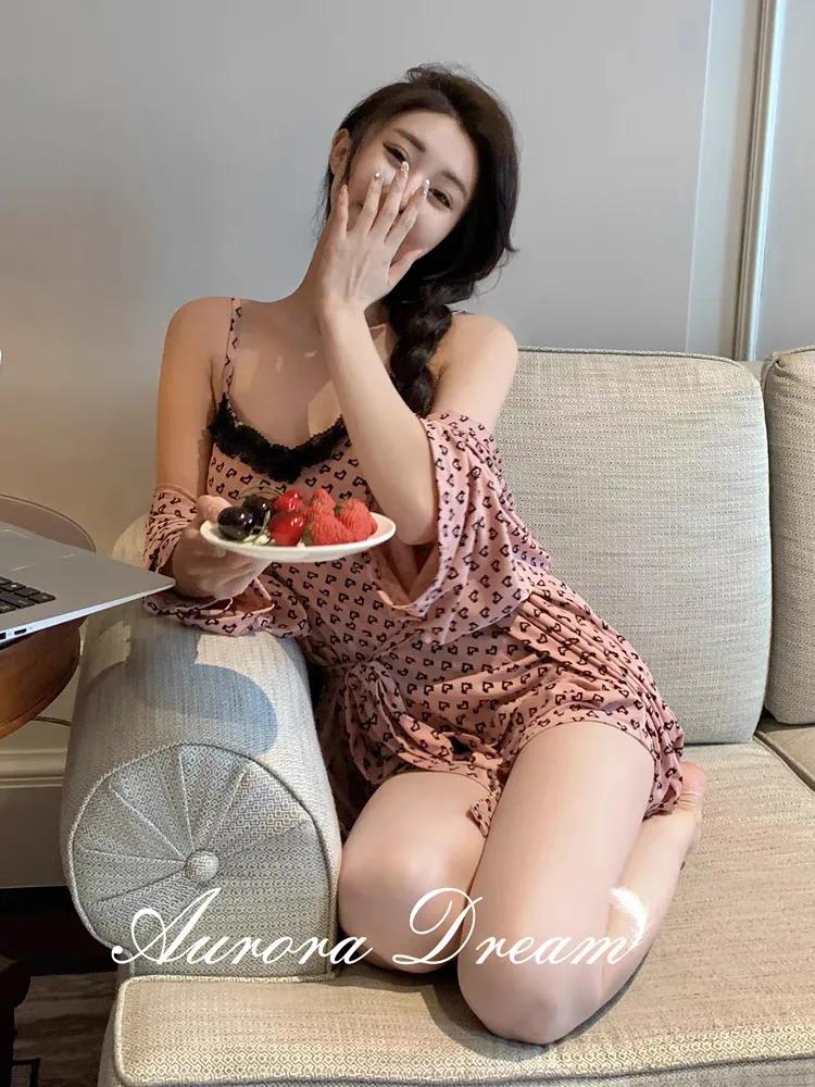 卖水果嘞，好吃的水果。