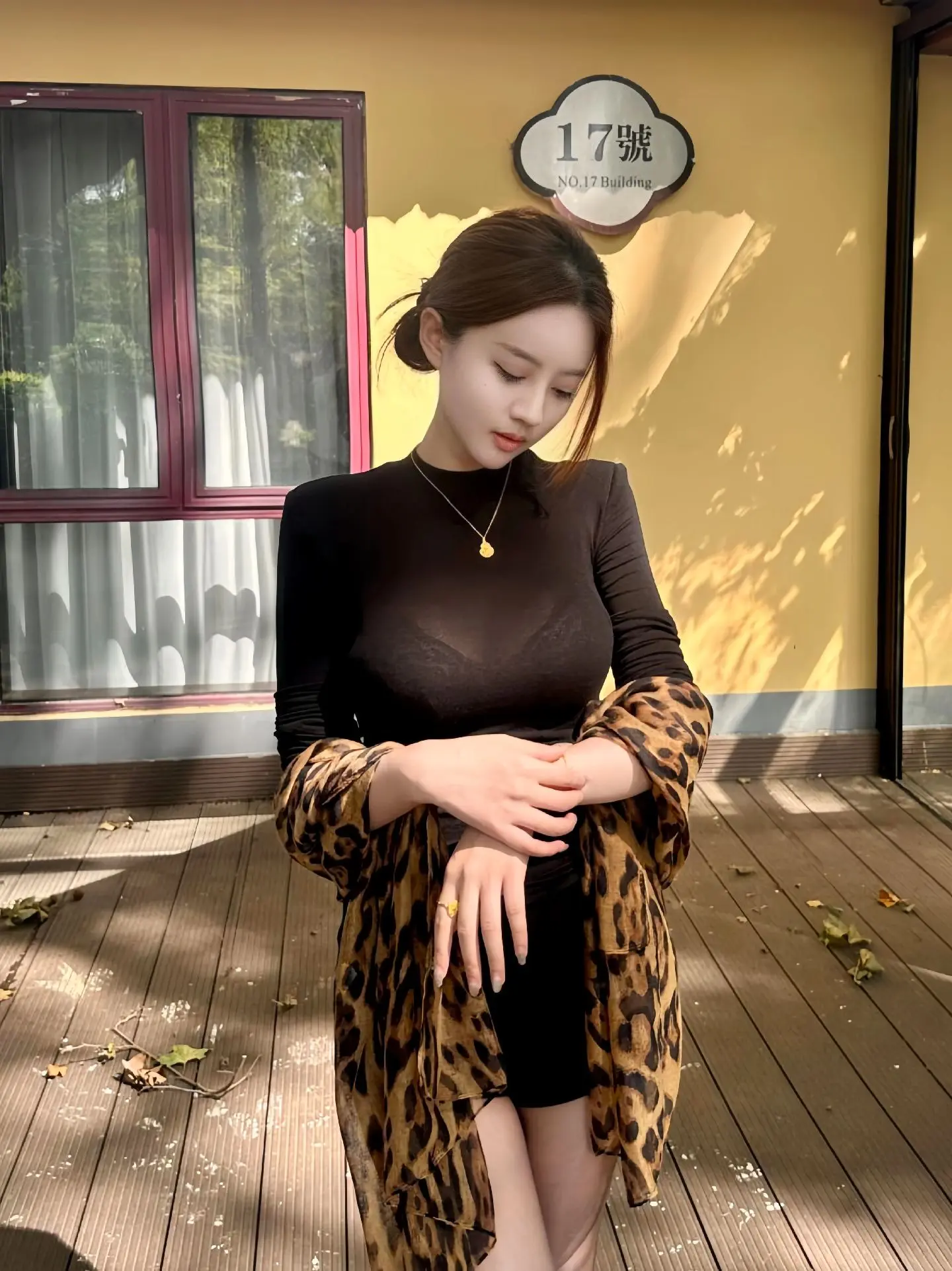 这个世界最廉价的，就是一事无成的温柔，和一贫如洗的真心。水至清则无鱼...