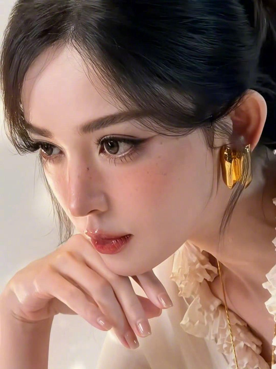 娜扎 这真是人类能长出来的脸吗 女娲，我和你有点事谈谈