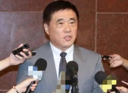 这几天台湾政坛算是炸了锅，前阵子传得沸沸扬扬的 “神秘大咖” 终于浮出水面 ——