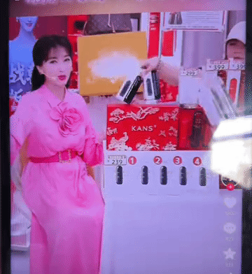 这是70岁的人该有的反应力吗？[笑哭]