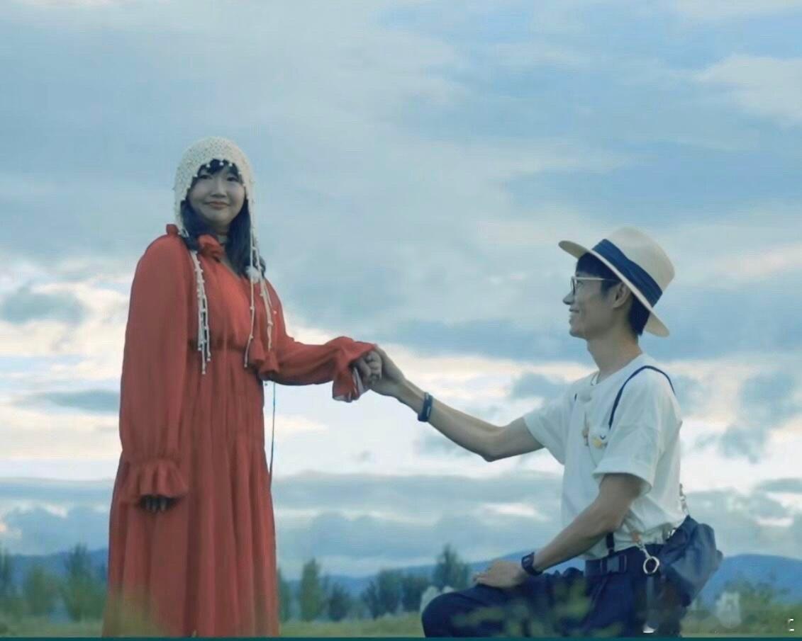 李行亮下期要跟麦琳求婚 盲猜李行亮麦琳这一对的走向：在众人劝说下，李行亮再次向麦