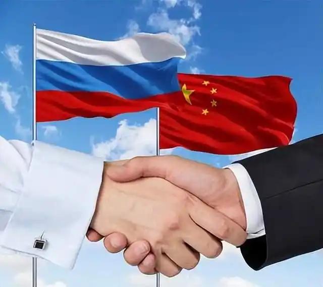 终于明白我国为什么一直没有援助俄罗斯，一位俄罗斯专家早已给出了答案：中国并非俄罗
