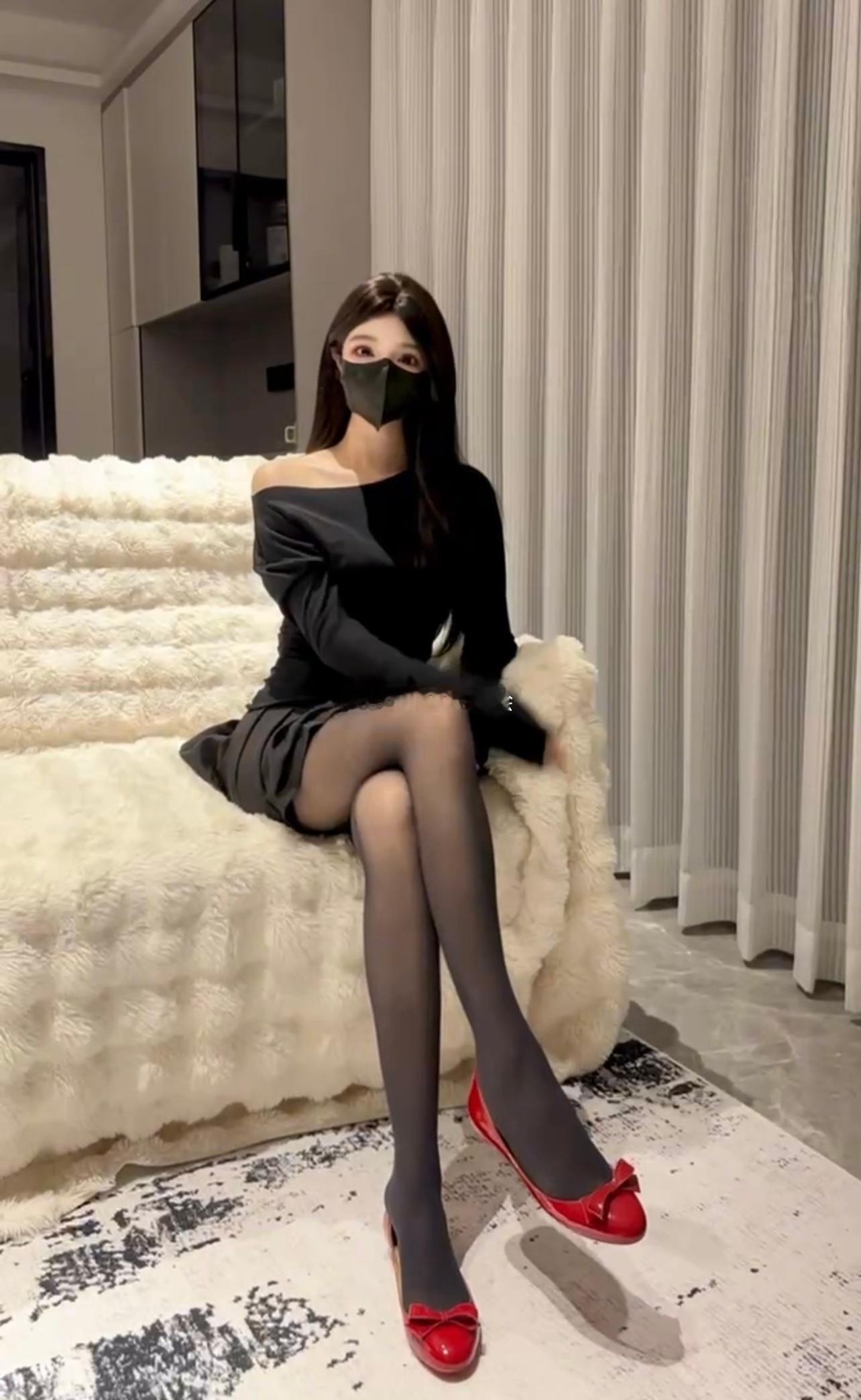 黑色红色绝配～ ​​​