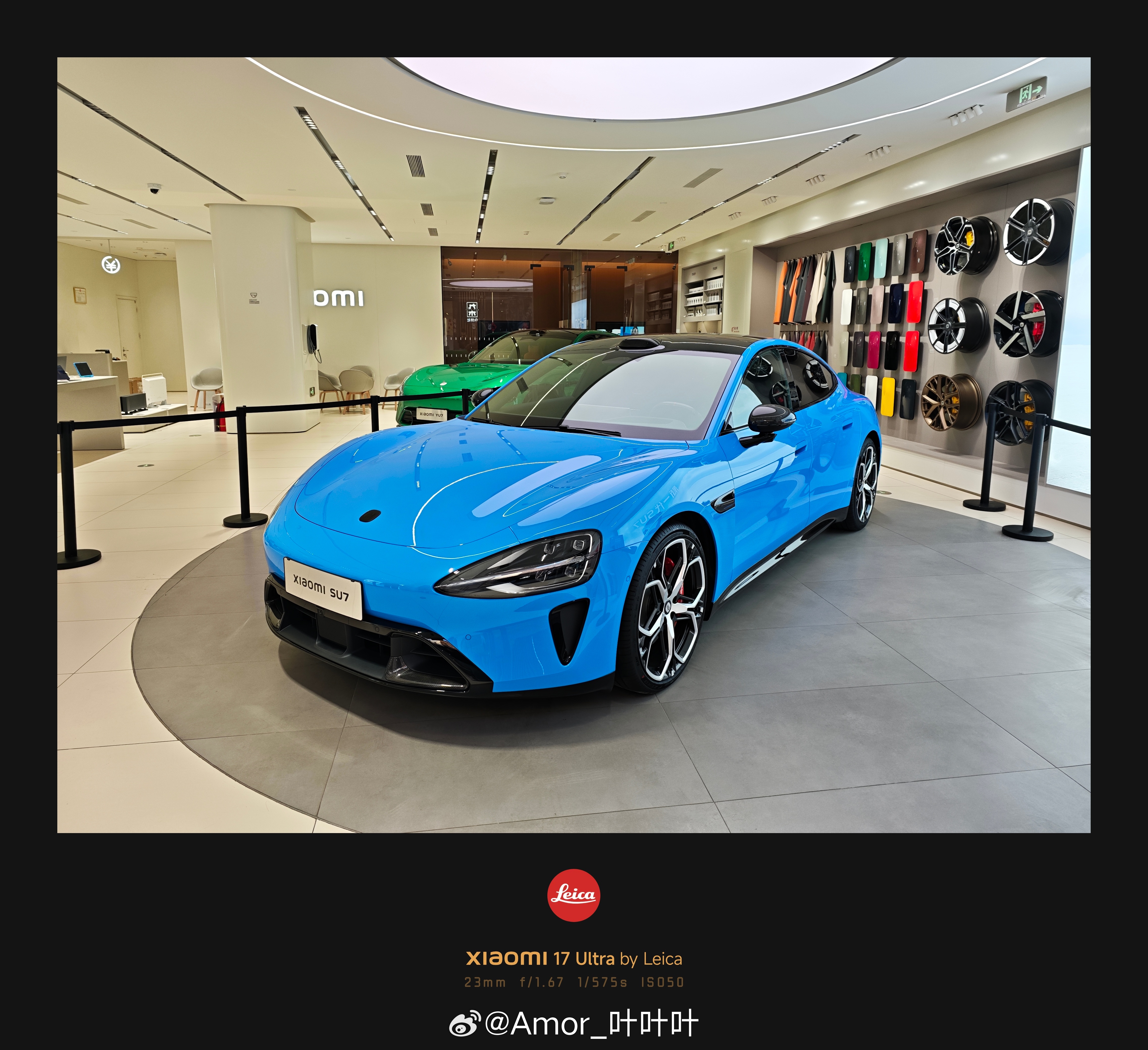 小米今天官宣了小米新SU7卡布里蓝特别版不只是车漆换成了卡布里蓝，连 20 英寸