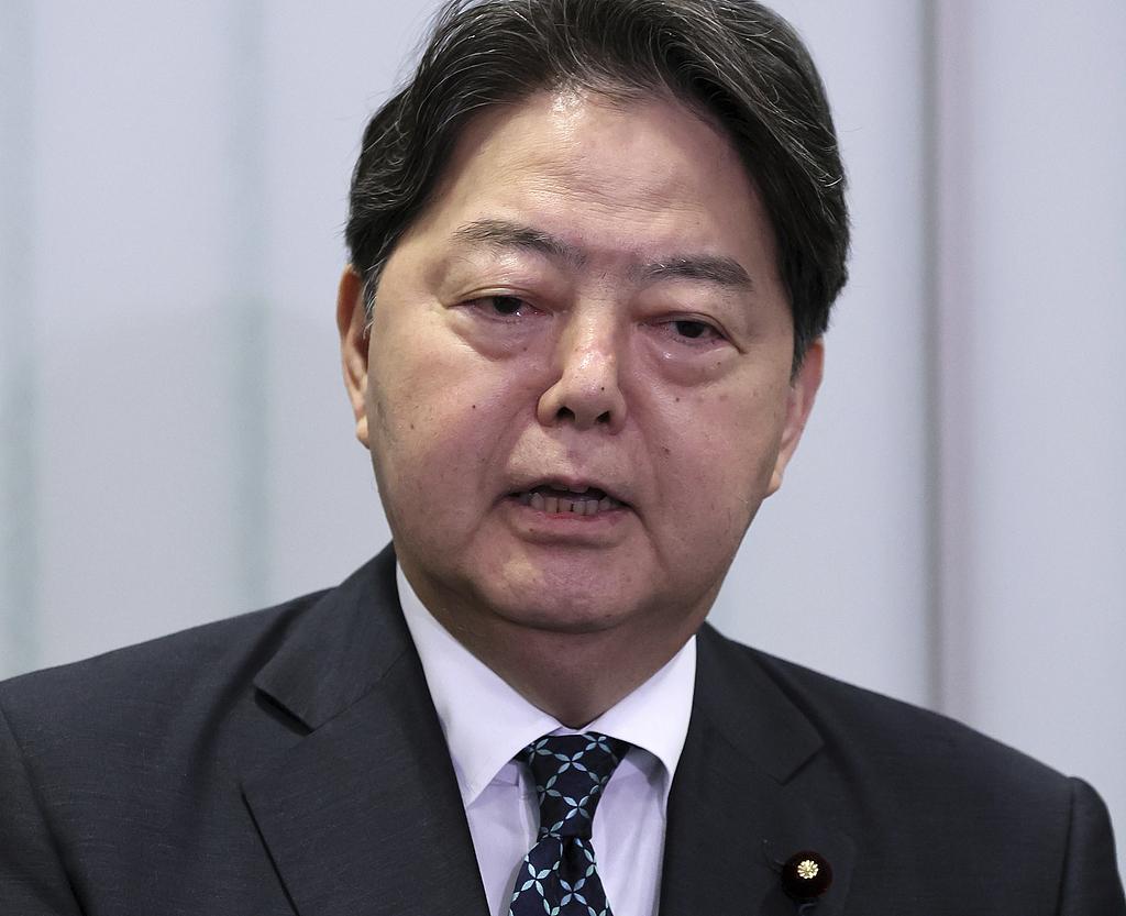 日本企业界真坐不住了！自民党换人风声四起，林芳正已经被摆在台上了，高市早苗还能撑
