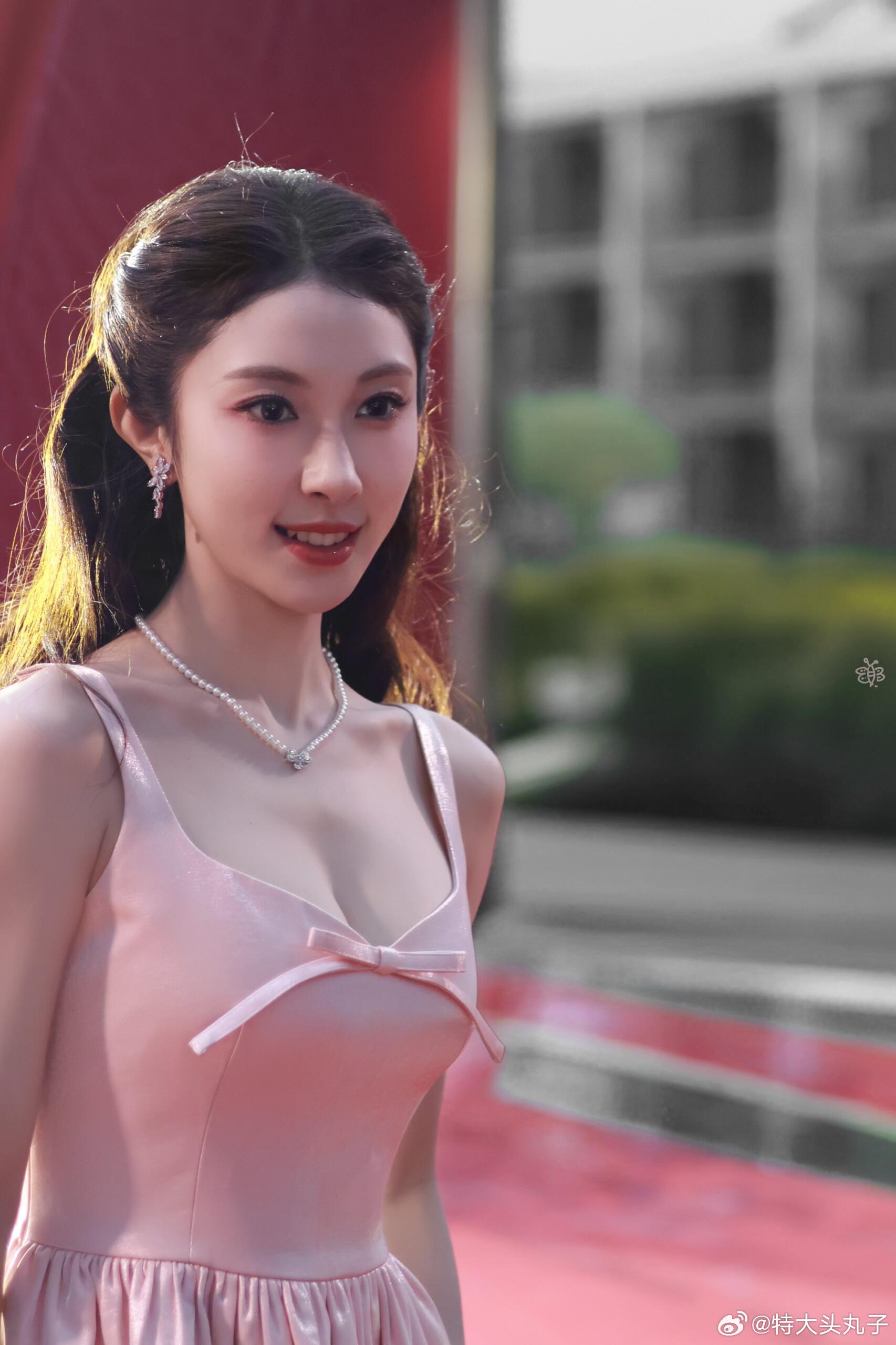 张小婉出发中国影视之夜 