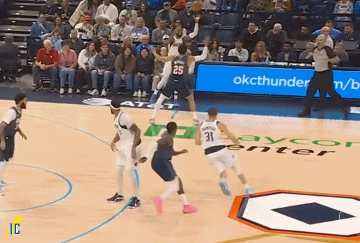 卡鲁索点赞、杰伦转发+点赞了昨天这球⚡雷霆战胜独行侠 雷霆14连胜 雷霆