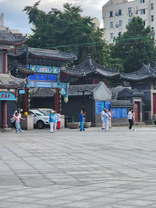 八段锦是中老年人减少肌肉流失的有效方法之一，规律练习八段锦能增加下肢肌肉的力量[