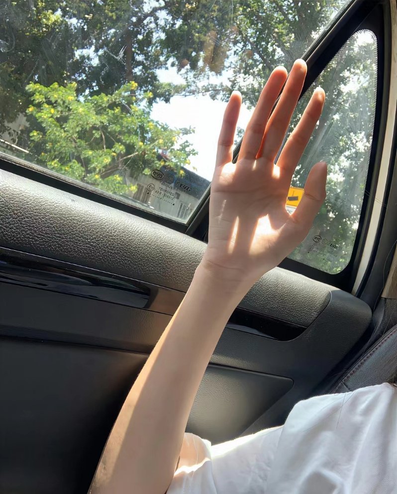 小地方什么都好 就是人心不正 恨你有 笑你无 嫌你穷 怕你富 三面两刀 三五成群