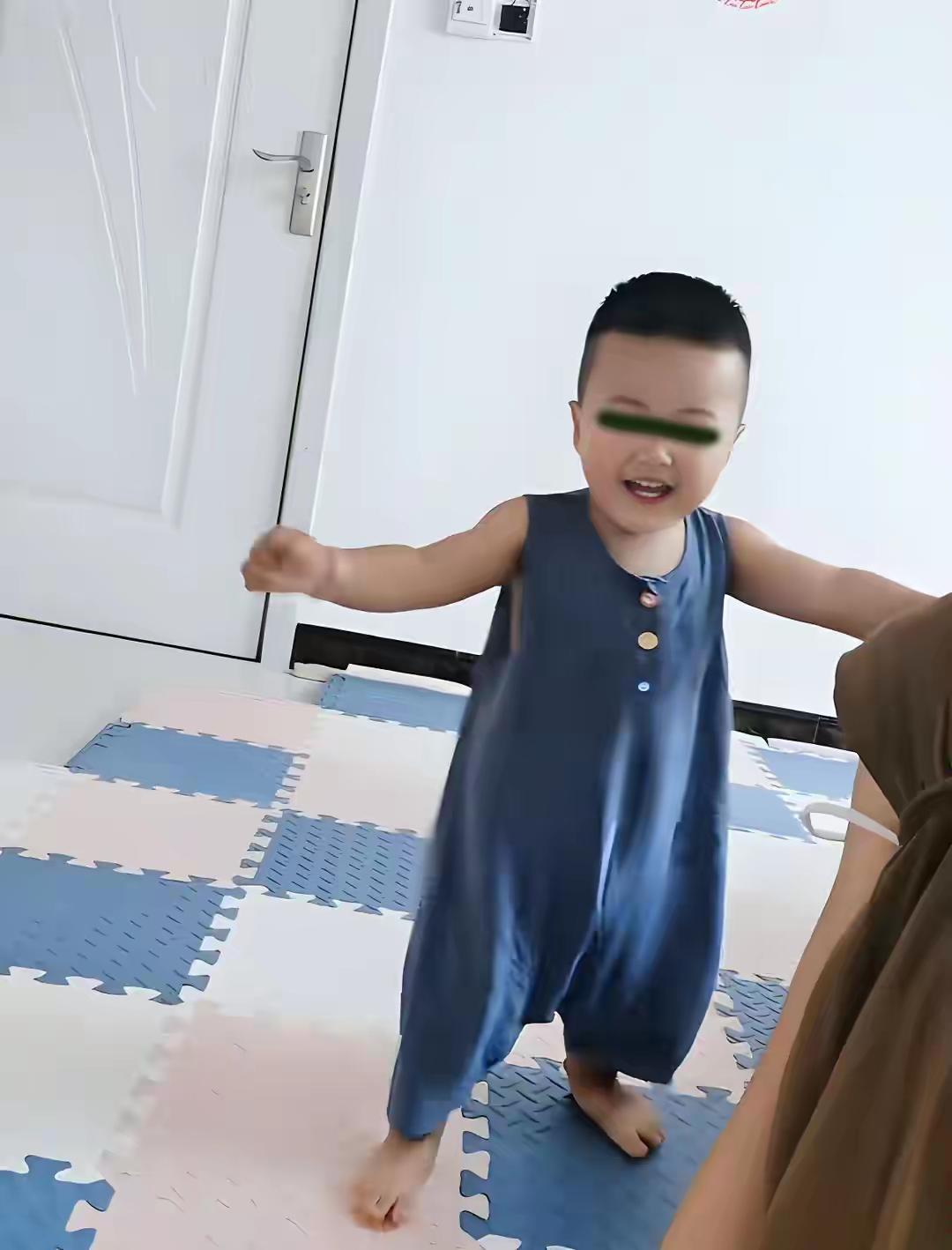 辣手摧花的继母与视而不见的生父


都说儿童是祖国的花朵，但在继母眼中可能就是"