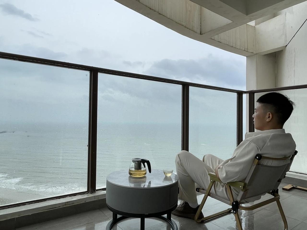 失业半年后才发现，大多数人只适合老实上班。

我创业七年时间，除了国庆跟春节，剩