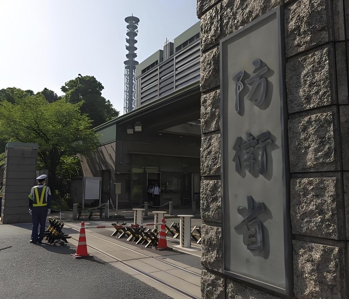 如今不自我反省战争罪行，日本防务大臣小泉进次郎公开叫嚣日本将打破无核三原则，试图