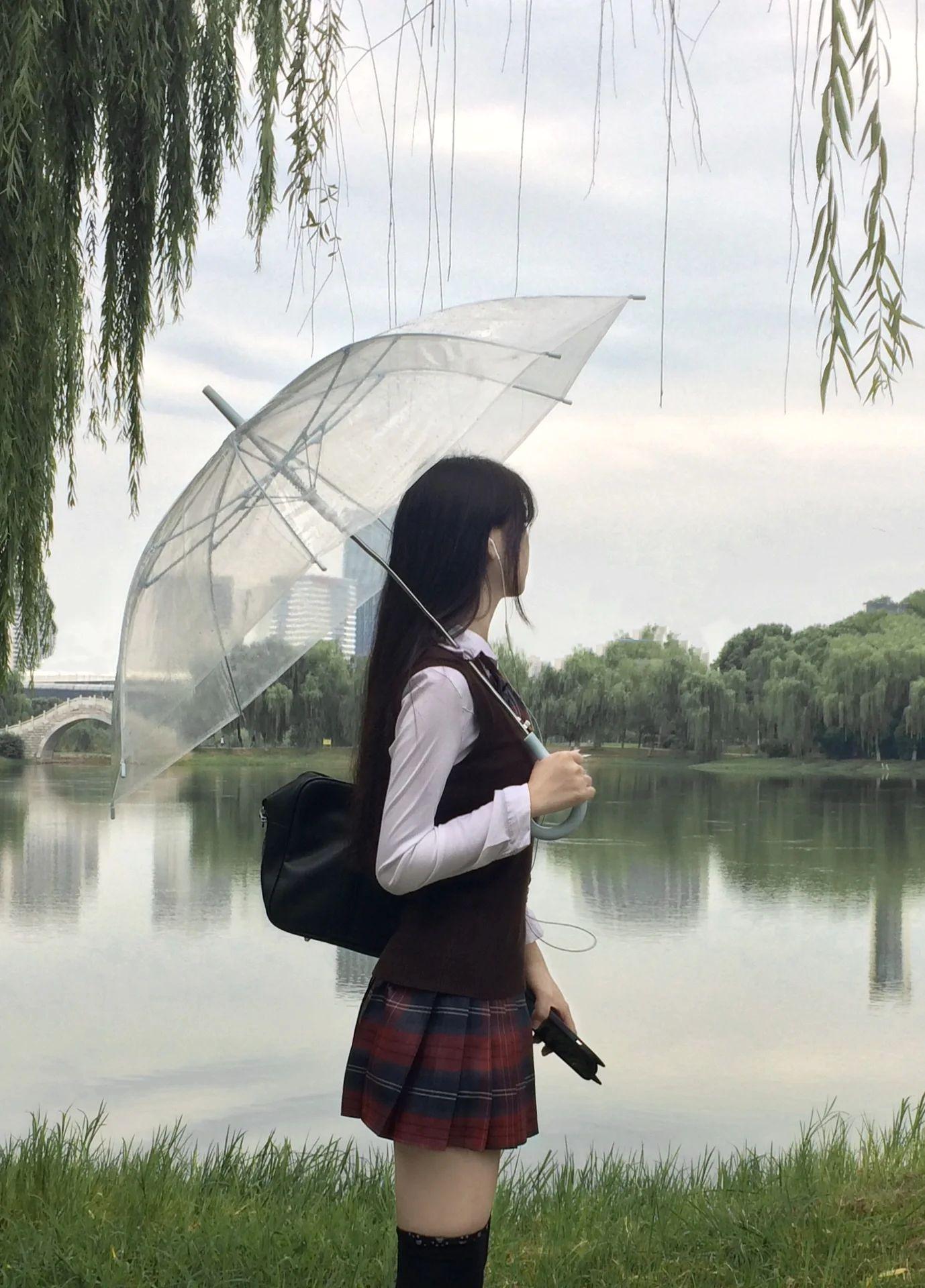 少女的定义是勇敢自由。