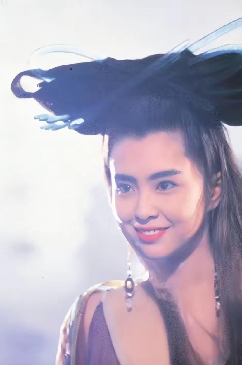 王祖贤真美，头上就是顶块板砖也好看。

不这大家有没有发现，以前女演员的美，是那