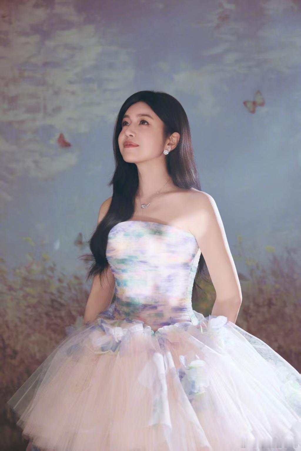 陈妍希新喜综被东北人包围了 救命！陈妍希在《今夜喜友秀》被东北人围着，开口就是“