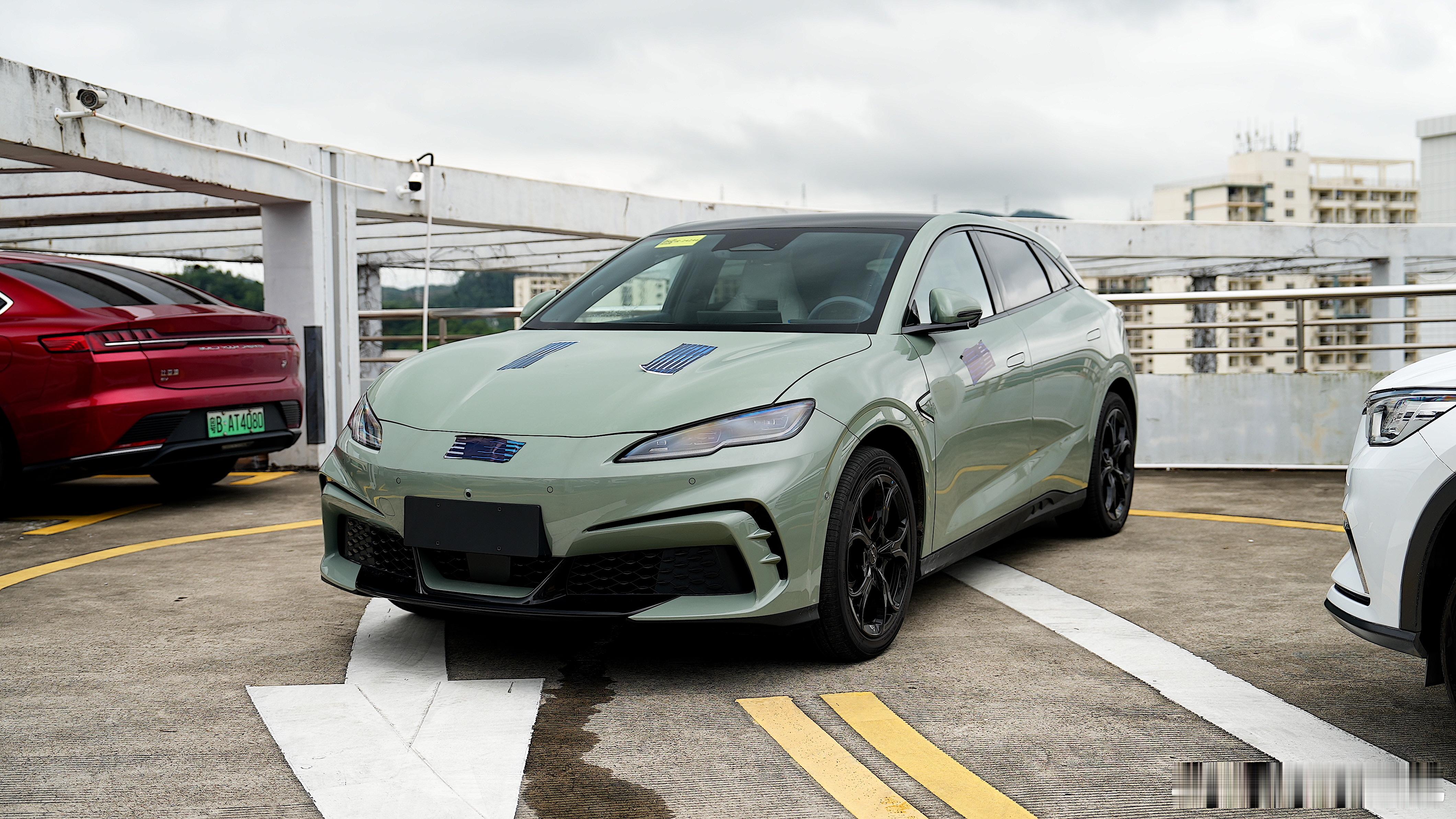 腾势Z9gt青春版[doge]使用了仰望U9极速375.12km/h同品牌的佳通