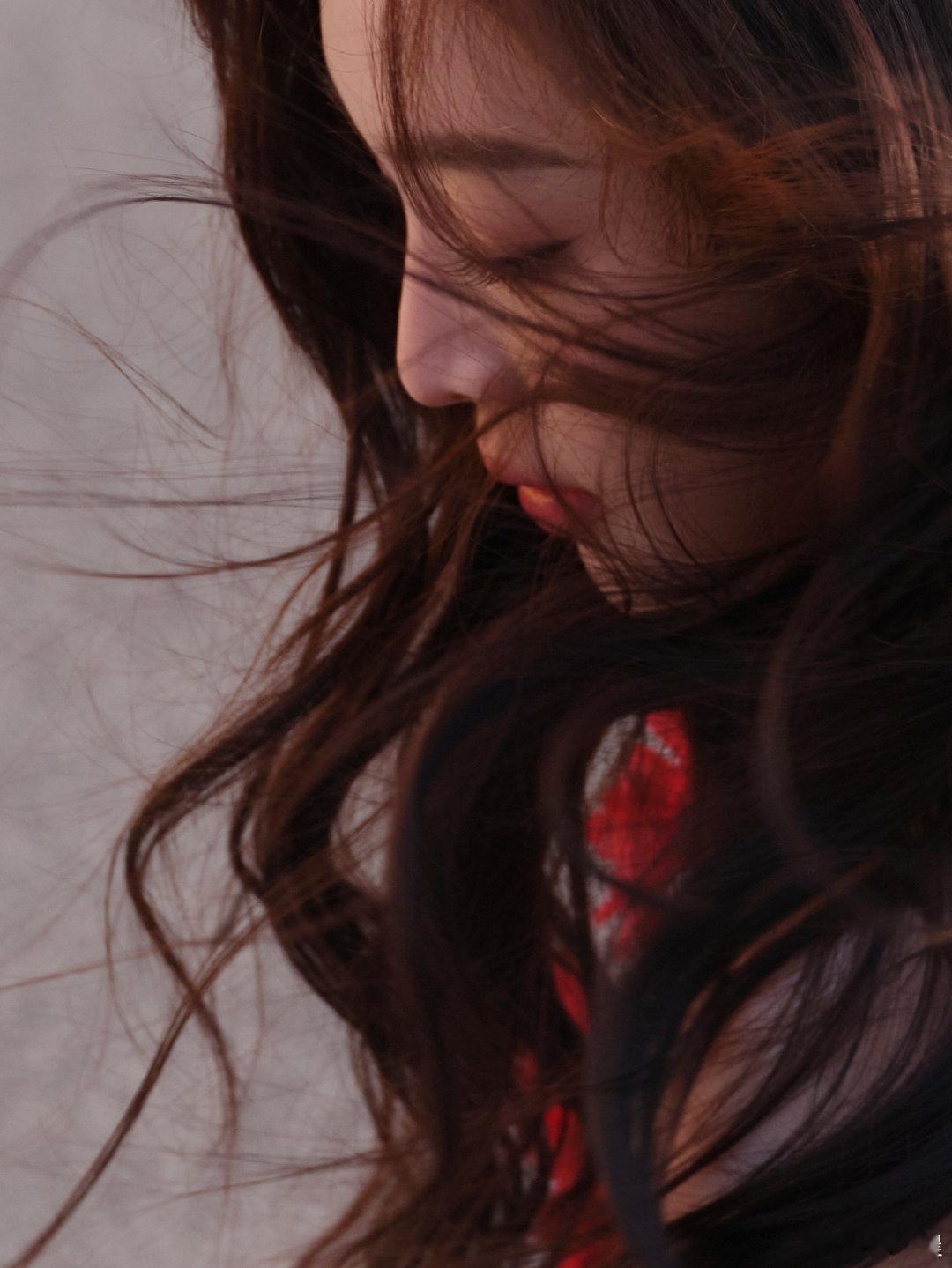 看到吴宣仪的脸可以原谅全世界点开吴宣仪的红毯直拍！今天美得太过分了！精致脸蛋配灵