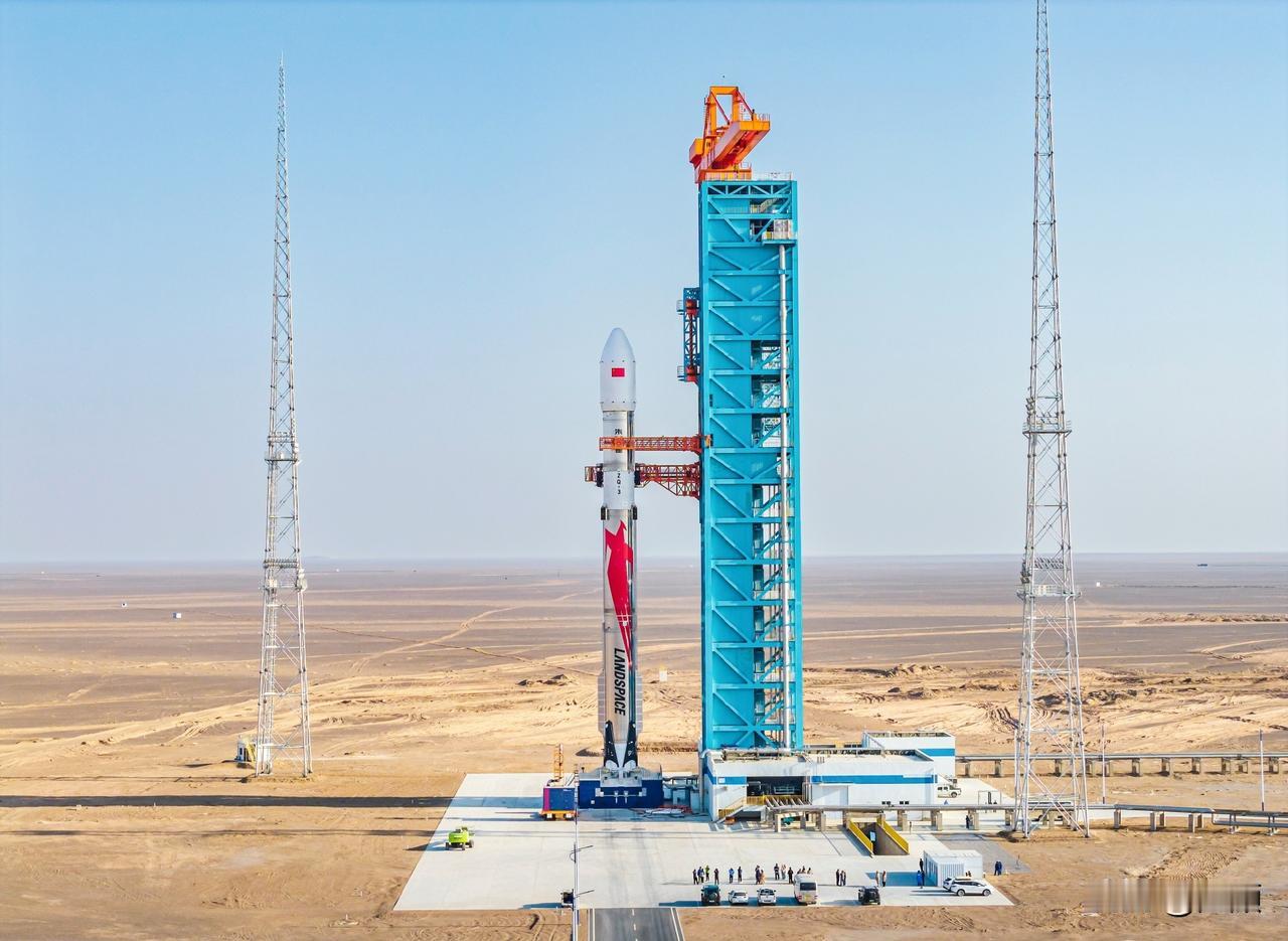 据传蓝箭航天朱雀三号火箭首飞时间定档11月29日
此次若顺利首飞，将是中国航天史