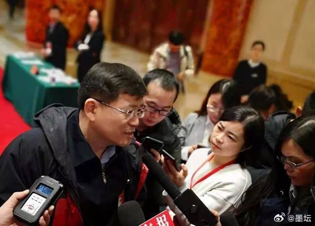 刚刚再次出任泰国总理的阿努廷，很快就用一个动作引爆舆论：他宣布把自己的座驾从劳斯