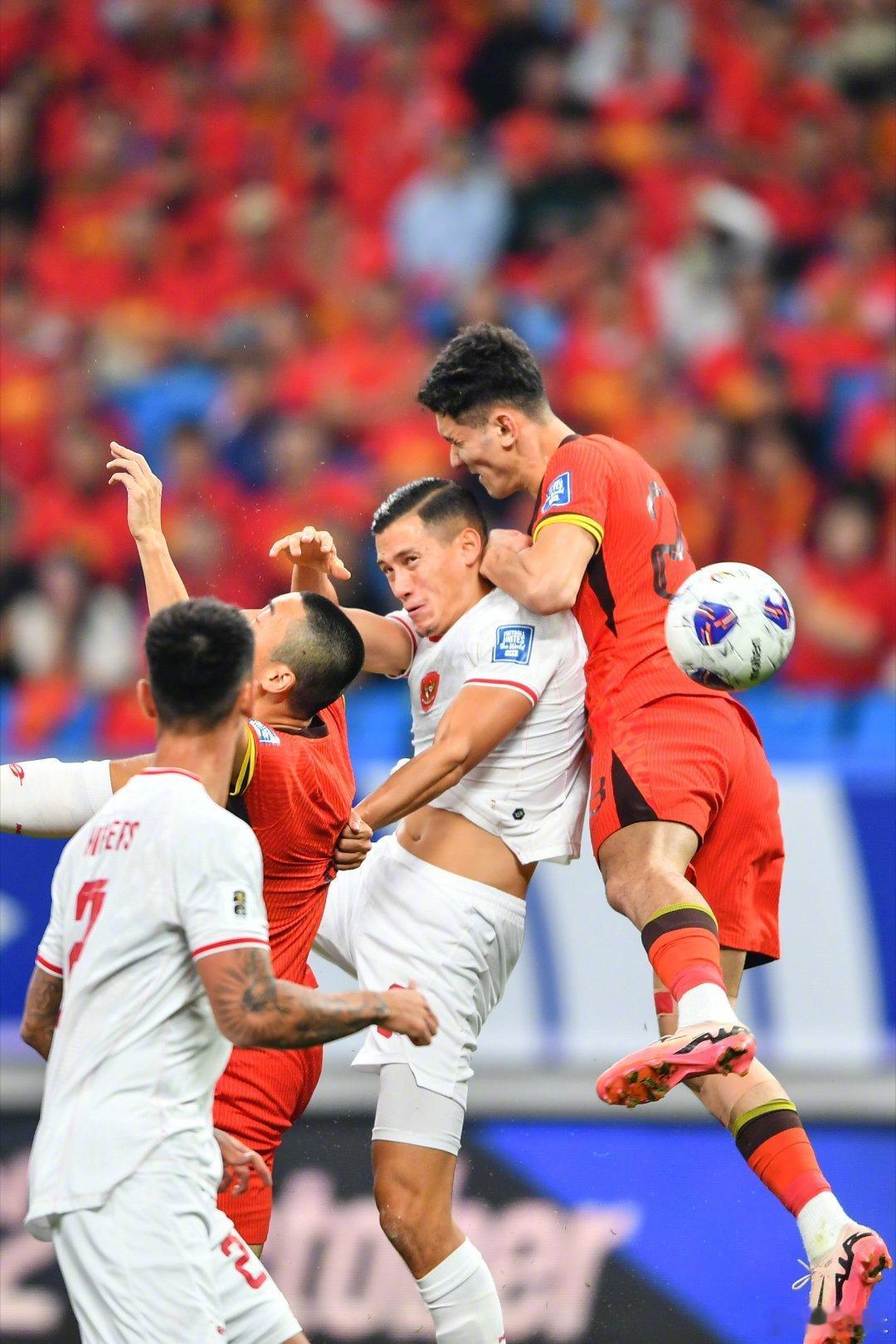 #国足首胜#【祝贺！#国足18强赛赢首胜#】终于打破了中国男子足球队长期以来的“