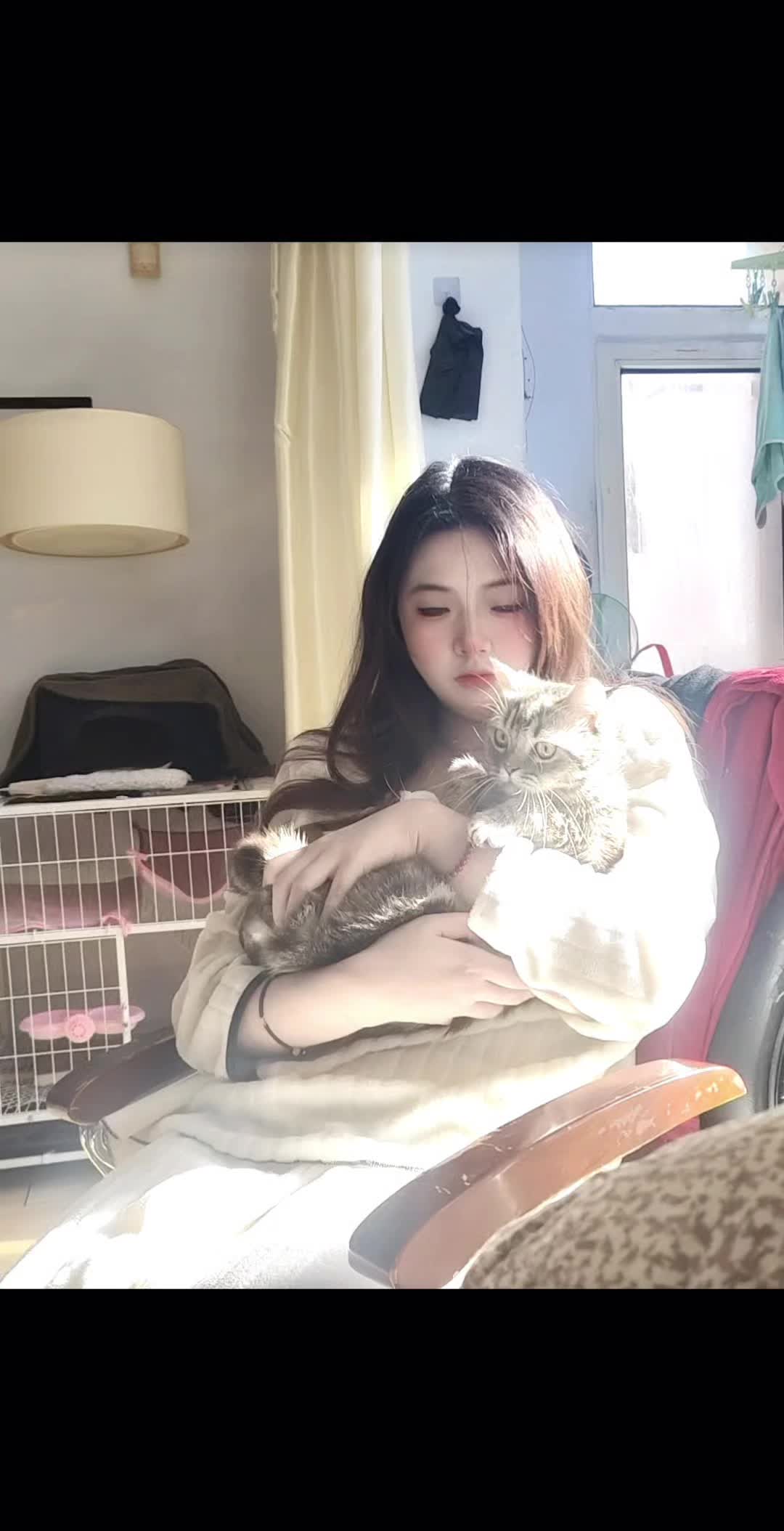 我不舍得 你一个人孤孤单单的