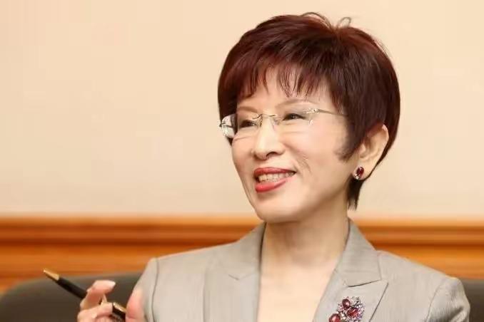 鄭麗文即將率團到大陸訪問，
國民黨前主席洪秀柱發長文相挺。
​洪秀柱提到兩岸緊張