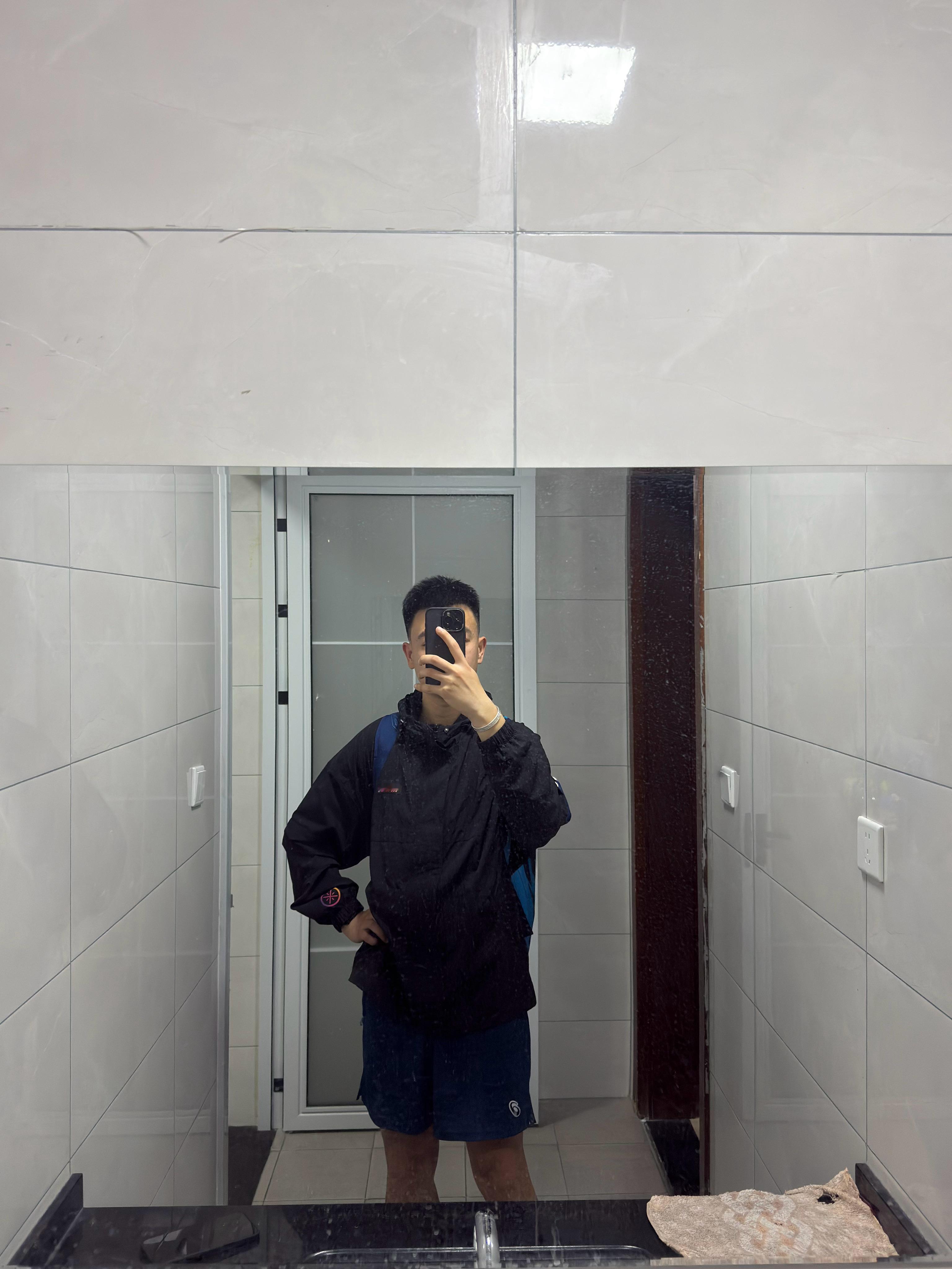 年龄大打个单打非常心酸😔，3比2领先被反破，3比5落后追追追，最后7比5赢，真