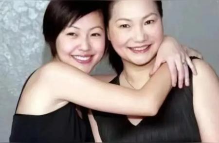 S家风波再升级！具俊晔搬离豪宅，小S“回娘家”是救场还是跑路？
正文：
家人们，