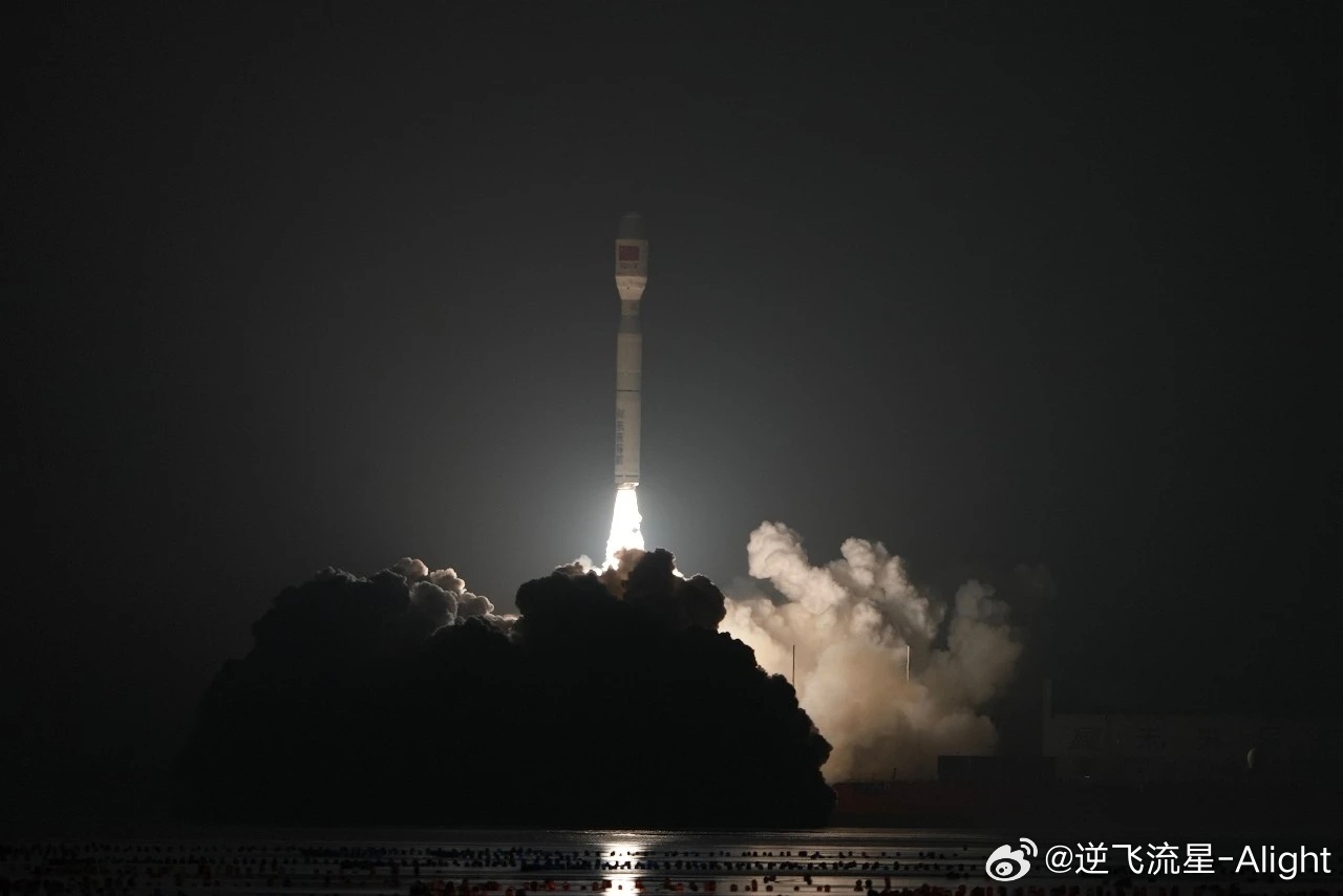 北京时间3月23日23时48分，我国在东方航天港实施捷龙三号运载火箭发射任务，将