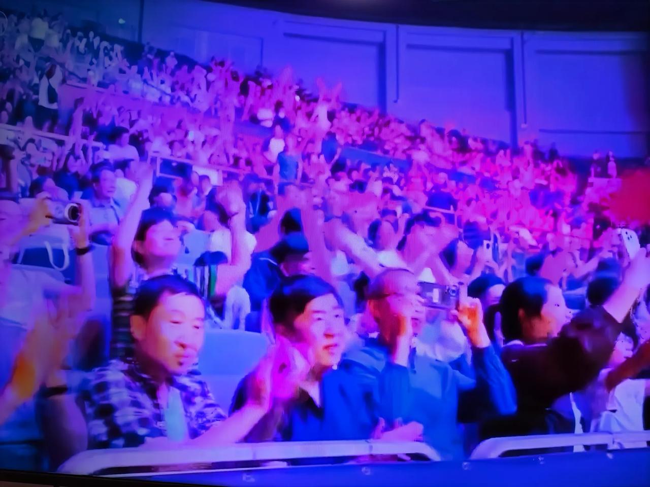 你是如何评价本场比赛的？请大家给中国女排队员打分并对明晚中泰之战进行预测。