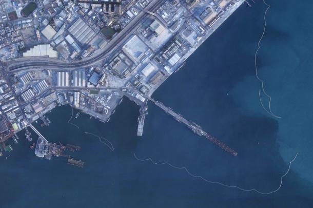 快讯！伊朗硬核反击，美军第5舰队基地遇袭

2月28日，美国与以色列清晨对伊朗发