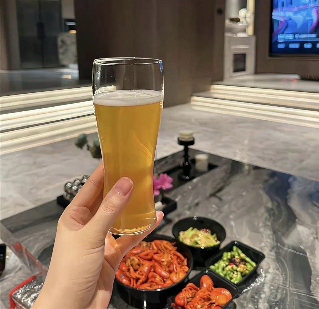 𝑺𝒖𝒎𝒎𝒆𝒓🧡从不许愿  因为事与愿违从不要求  因为求而不得 ​